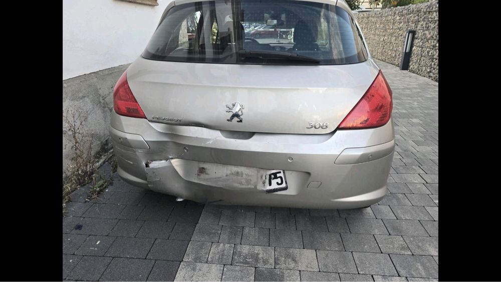 Продава се само на части Пежо 308 1.6 hdi