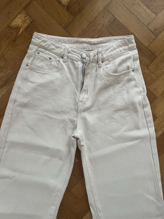 Бели дънки Dazy, L размер