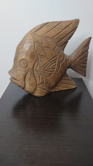 Много сладка дървена риба.