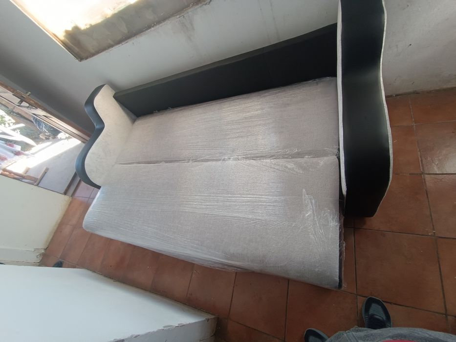 Vând canapea extensibila