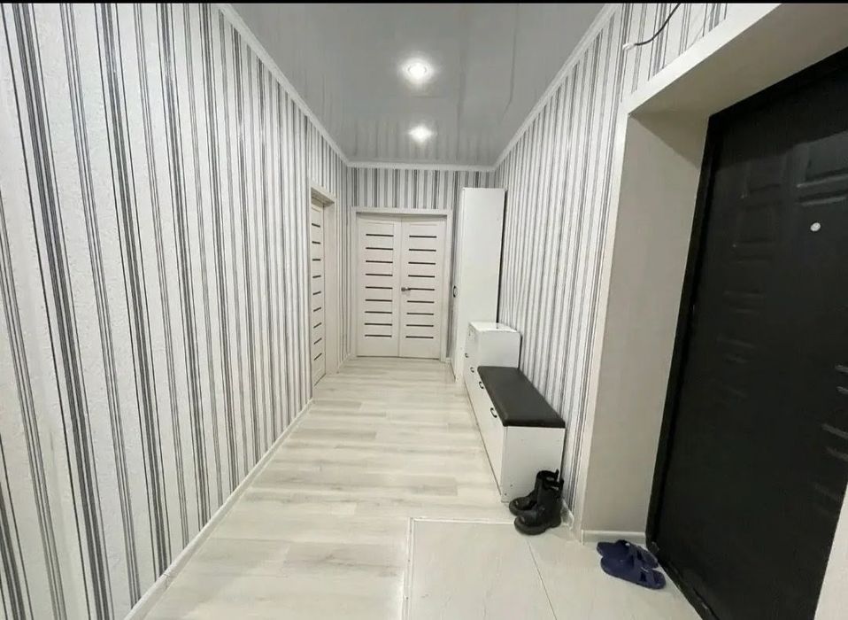 Продается 2 х ком кв Абылайхана 1г