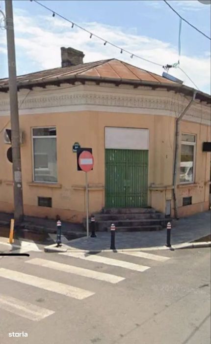 Spatiu comercial 80 mp curte 100 mp trifazic central depozit atelier