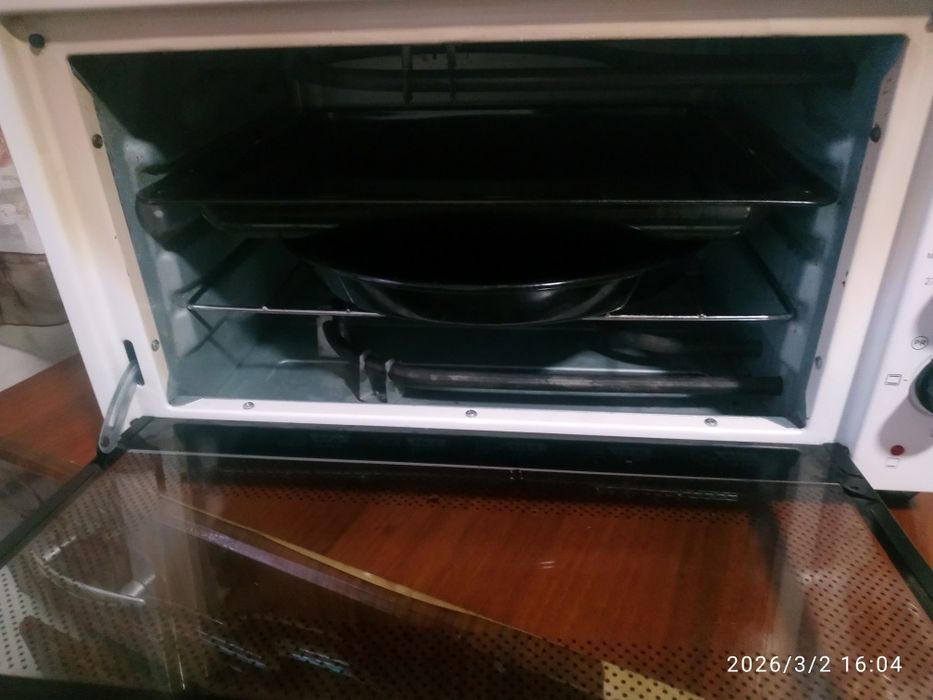 Продам духовку рабочаю