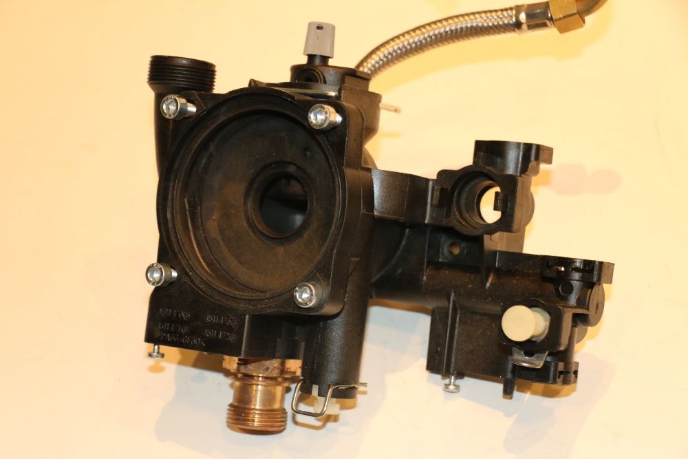 Grup suport pompa Wilo centrala Saunier Duval Semia F24