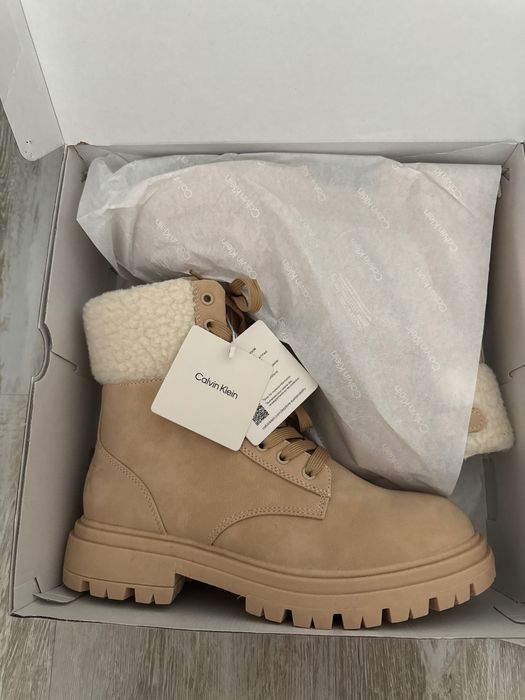 Бежови боти calvin klein