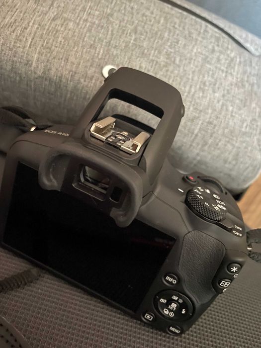 Canon EOS R100 + обектив 18-45mm + чанта + карта памет - с гаранция