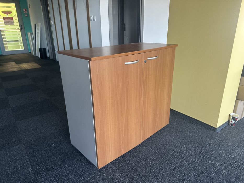 Шкафчета секции и бюра