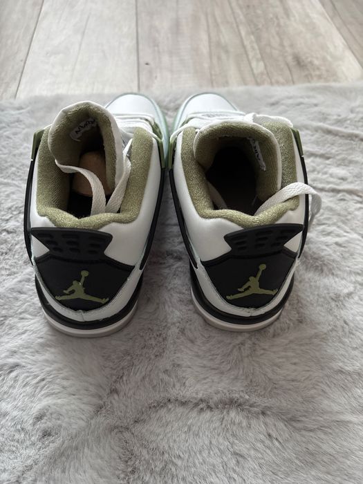 Vand Jordan4 alb-vede
