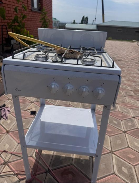 Продам газовую плиту