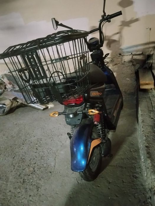 Motosikl sotiladi yangi xolatda 1 oy ishlatilga xolati zur