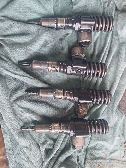 Injectoare skoda bkd  03G130073B