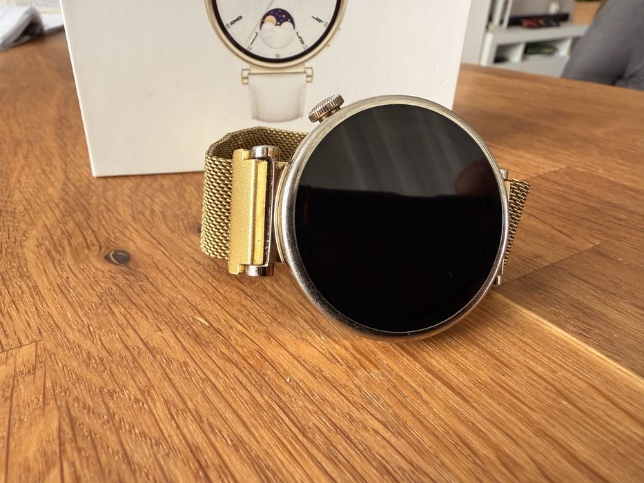 Смарт часовник Huawei GT 4