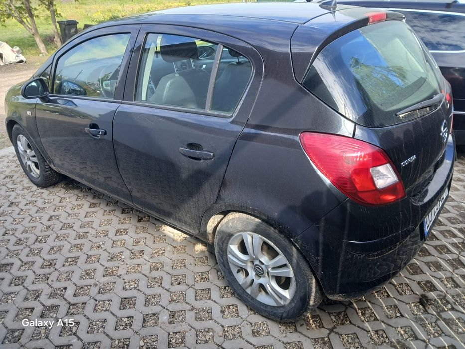 Vând Opel CORSA D