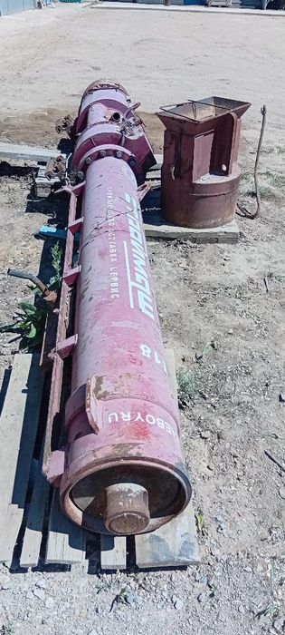 Дизельный трубчатый сваебойный молот