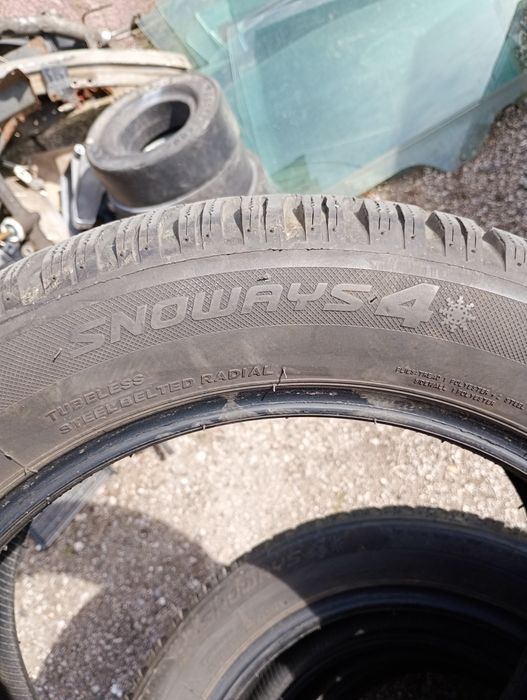 Зимни гуми 215/55/17 LASSA