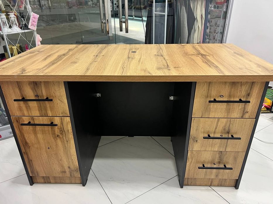 Stol srochno sotiladi