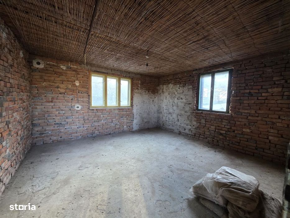 Preț mic! Casă solidă + teren generos 1887 mp – ideal renovare