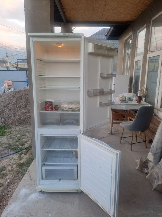 Продам холодильник
