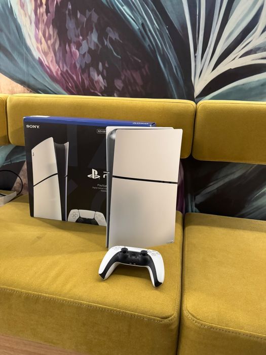 Vand Ps5 Digital Edition,este inca in garantie