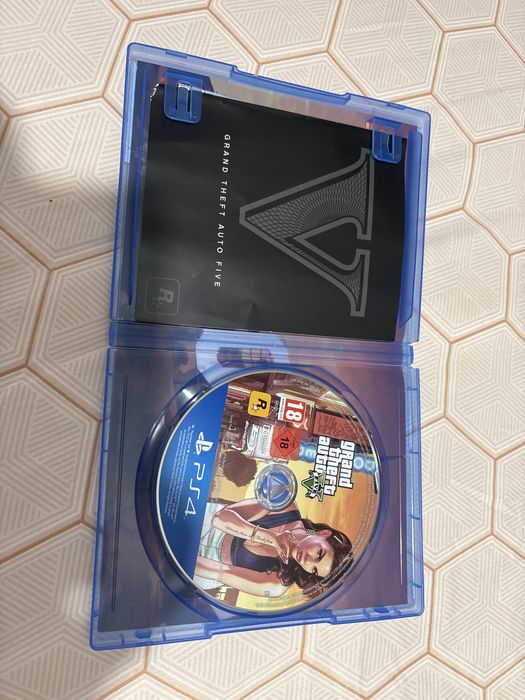 Ps4 slim 400gb + GTA 5