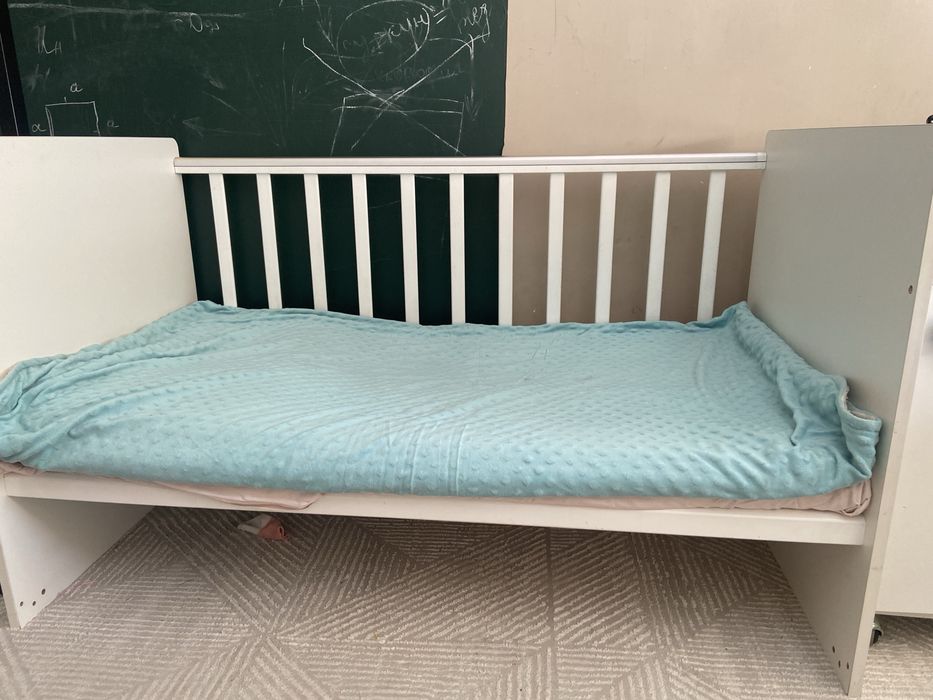 Продам манежку очень дешево
