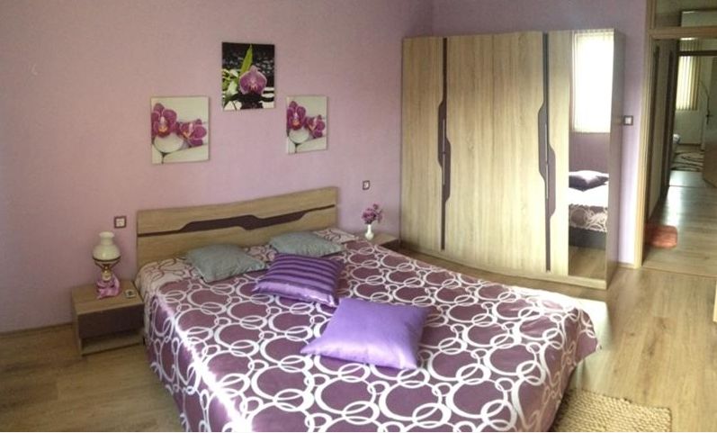 Тристаен апартамент в кв. Люлин 9