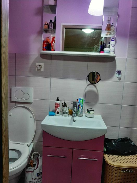 vand apartament cu o camera la casa, curte proprie, central in Dej