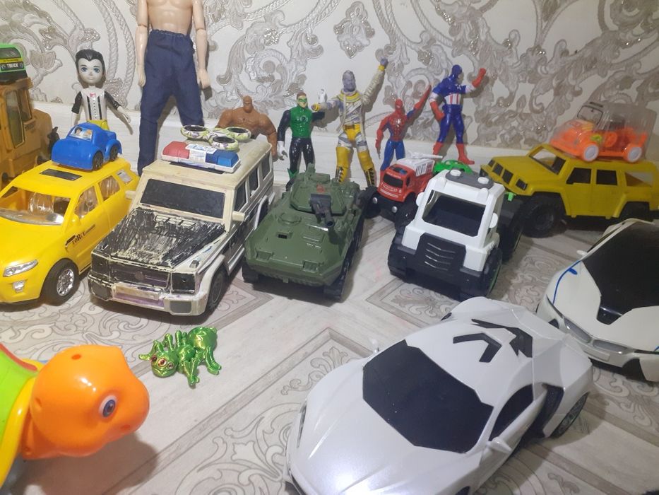 Продам игрушки машин8 за все 5000 окончательно