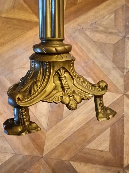 Vind diferite antichitati