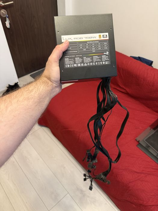 Sursa 750W Aerocool Lux RGB