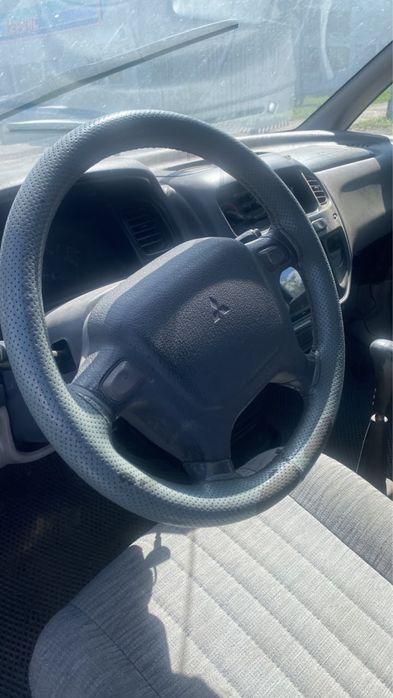 Mitsubishi Space Gear.