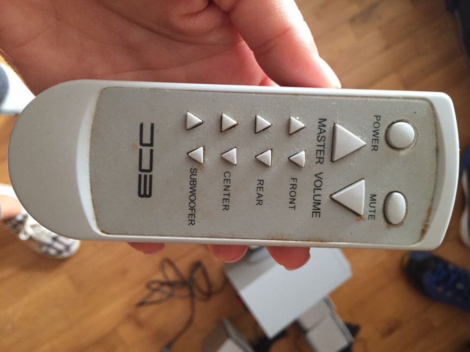 Boxe sateliți si subwoofer cu amplificator ECC si telecomanda