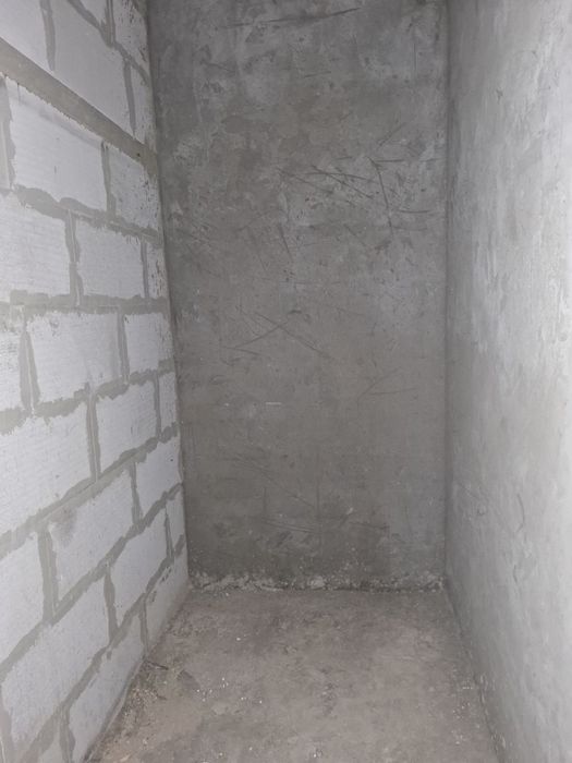 Ibin sino Novstroyka sotiladi 3 xona 80 kv