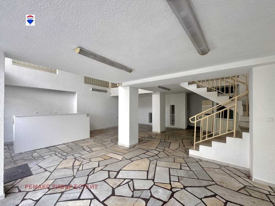 Дава се под наем Магазин в Русе, Център - 330 кв.м за 1275 € - Снимка #5