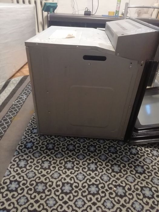 Продам срочно духовку и смеситель