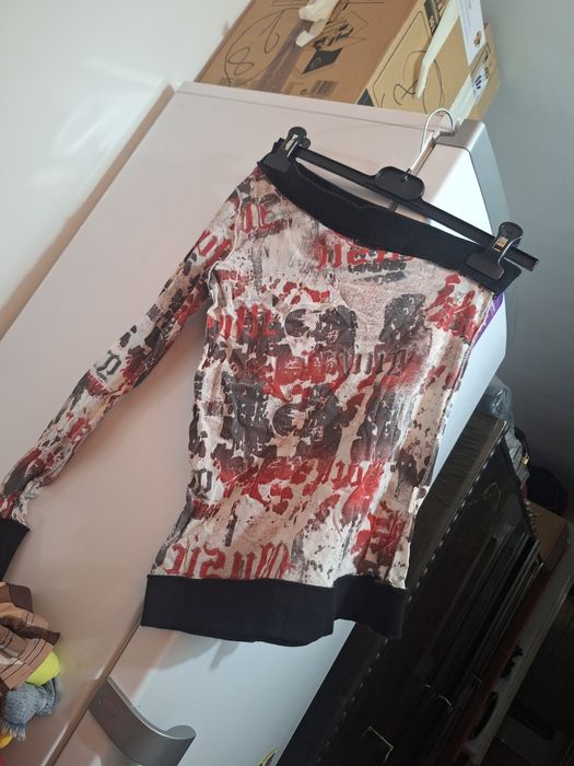 Bluză cu umărul gol transparenta!