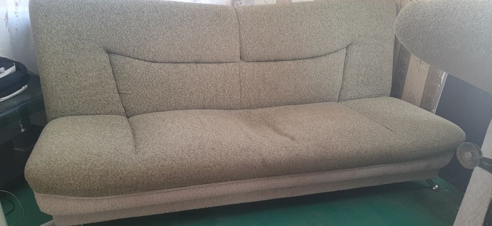 Продам диван с двумя креслами