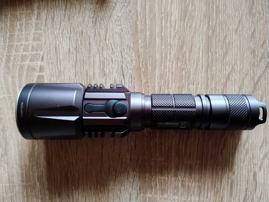 Nitecore P25 Smilodon led фенер
