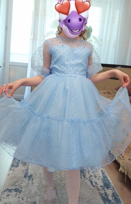 Продам платье нарядное на девочку