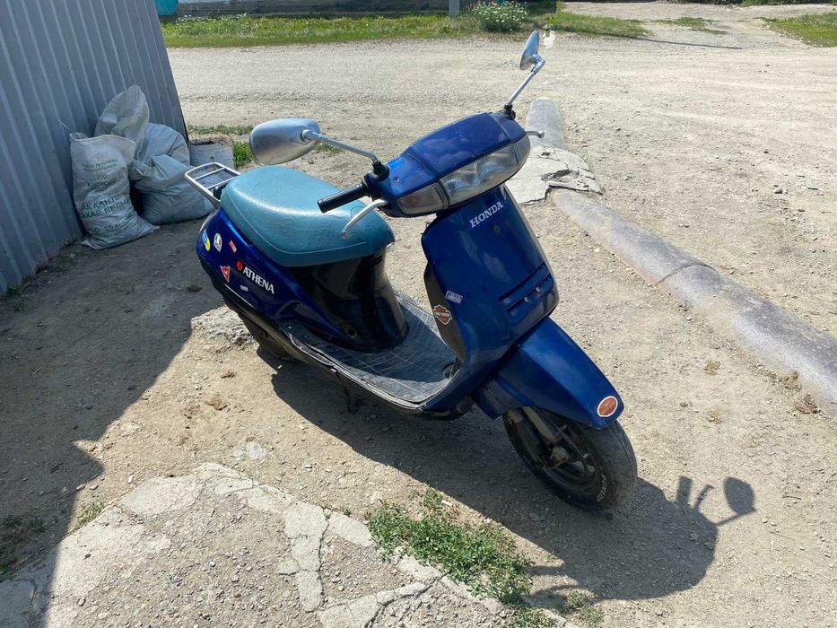 Honda LEAD 90 Скутер