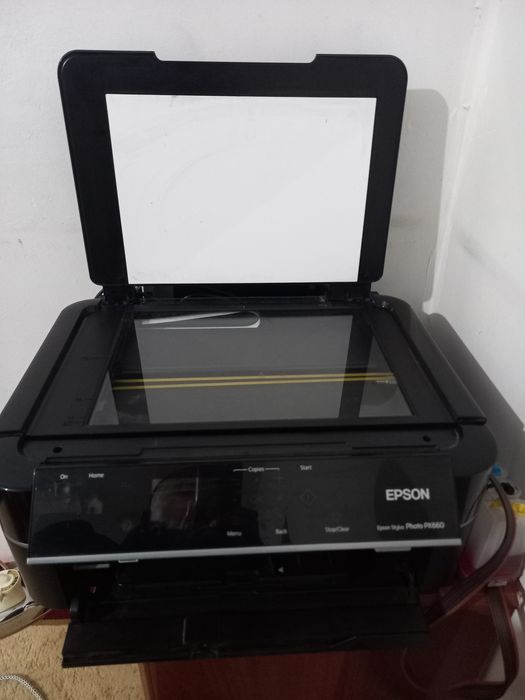 Epson stylus photo px 660 sotiladi