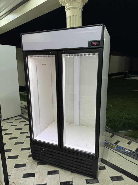 Витринный холодильник