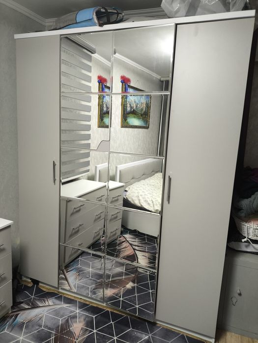 Продам спальный гарнитур