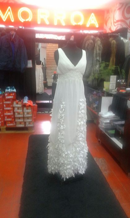 Булченска рокля . Бяла .