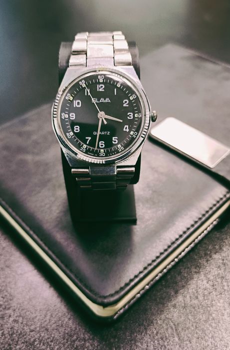 Слава кварц, на батарейке - часы СССР 80-тых годов