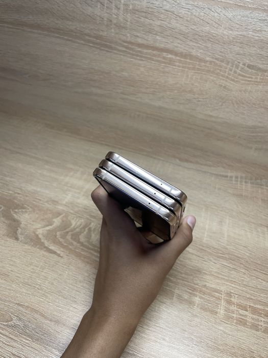 Samsung galaxy z flip 4 8/256gb holati ideal yengide