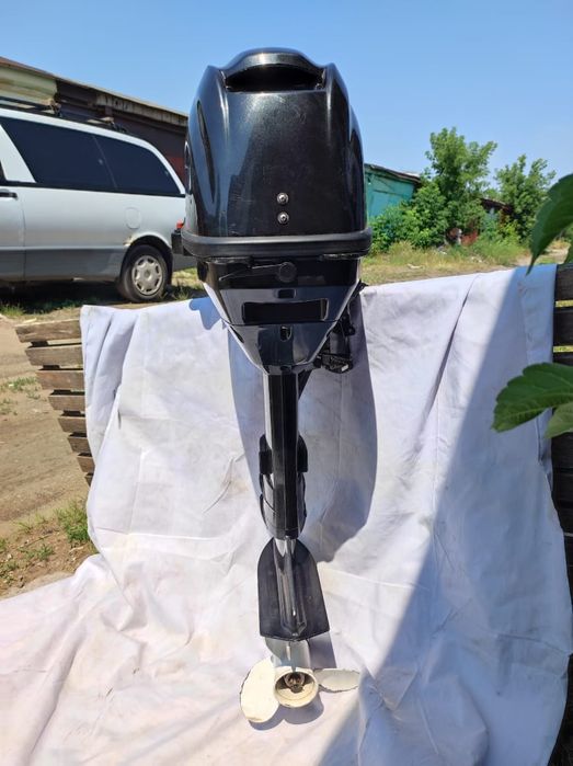 Продам мотор на лодку.