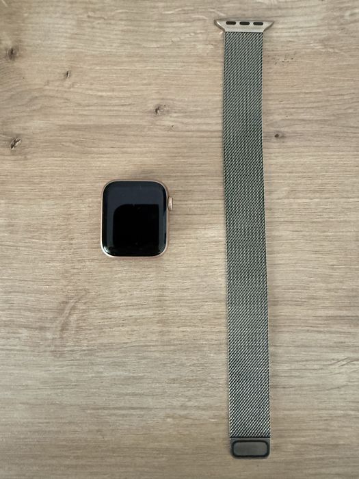 Apple Watch Series 4 40mm GPS Gold + Apple Milanese Loop originală + încărcăt
