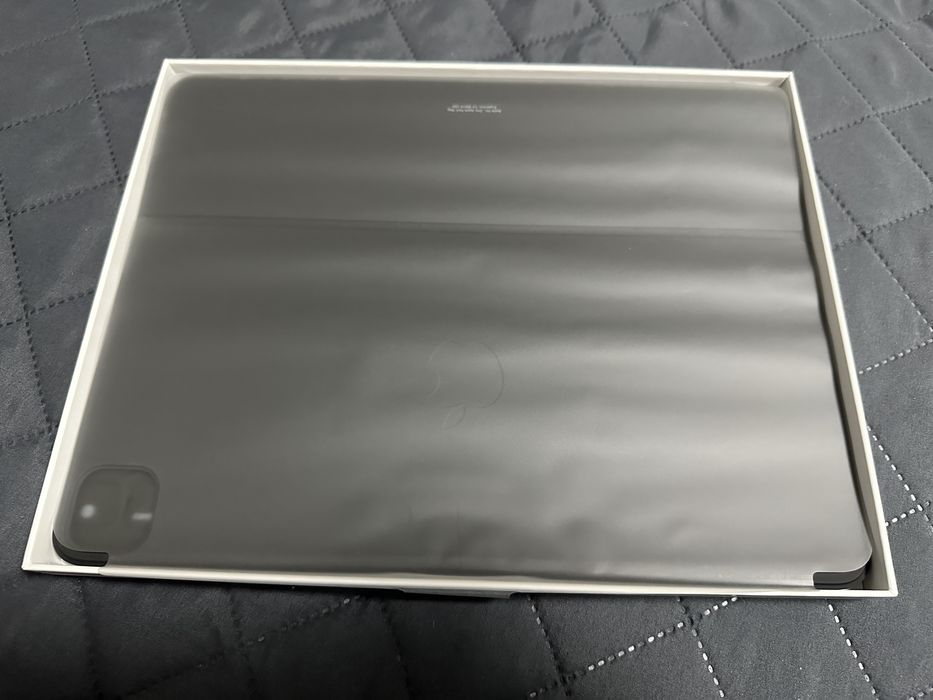 iPad  Smart Keyboard Folio iPad Pro 12.9 gen,3, 4 si 5 Noua