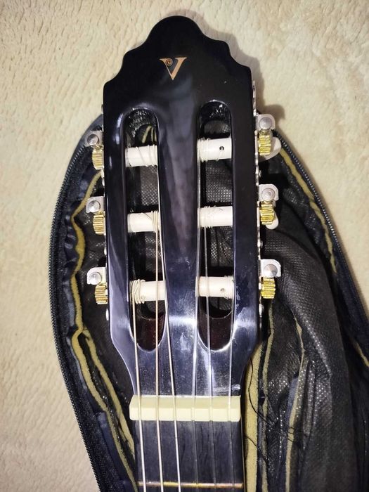 класическа китара за дете около 7 години